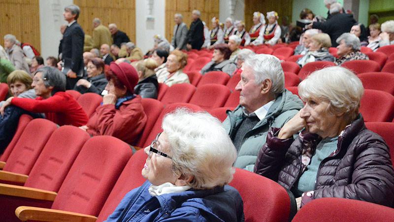 Над 600 изпълнители участваха във фестивала „Листопад на спомените“ 2025