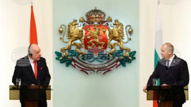 Радев призова унгарския президент да убеди Скопие да впише българите в конституцията