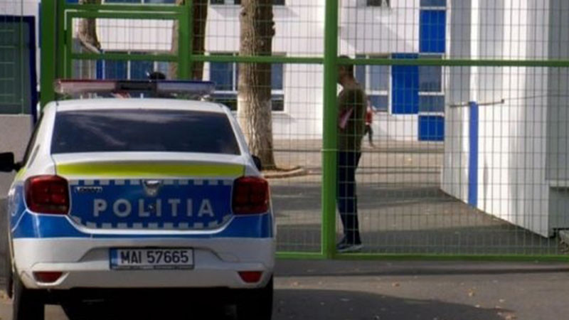 Румънец опита да нахлуе с автомобил в посолството на Русия