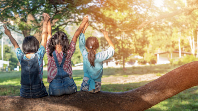 Защо е толкова трудно деца да бъдат вписани в регистъра за осиновяване