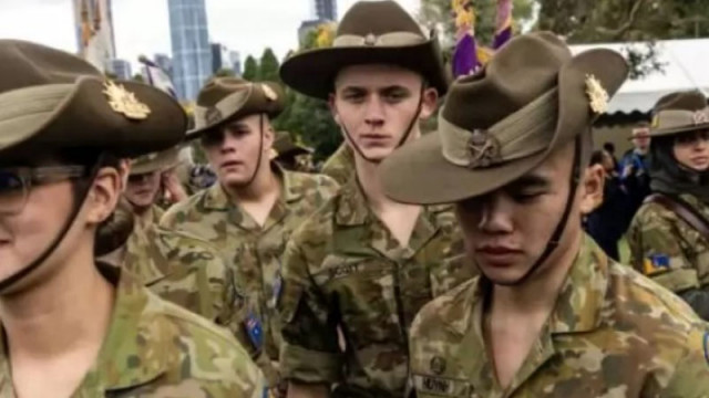 Австралийки под пагон съдят правителството за сексуален тормоз, упражняван върху тях в армията