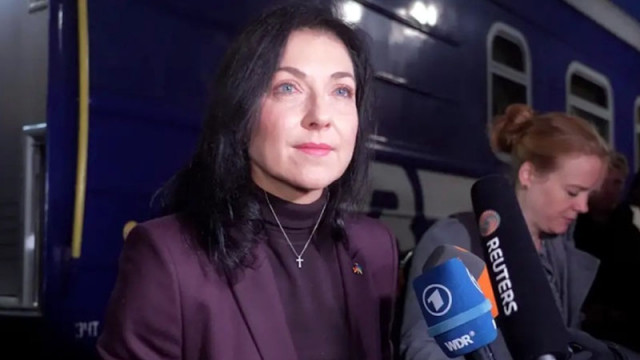 Германскa министърка се скрила в бункер по време на руска атака срещу Киев