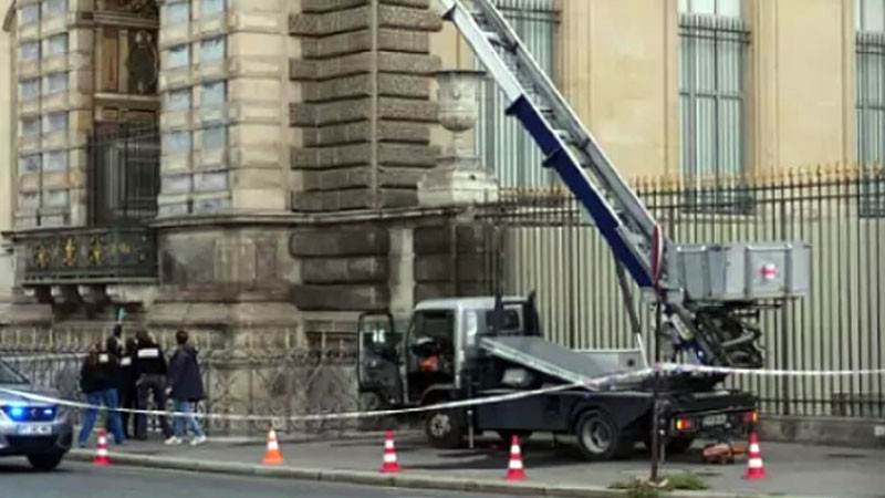 Двама души са арестувани за обира в "Лувъра"