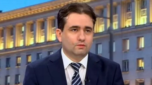 Божидар Божанов се оплете: Да, подписвахме законопроекти с Пеевски, но не са много!