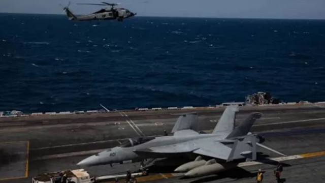 US изтребител F/A 18F Super Hornet и хеликоптер MH-60R Sea Hawk паднаха в Южнокитайско море