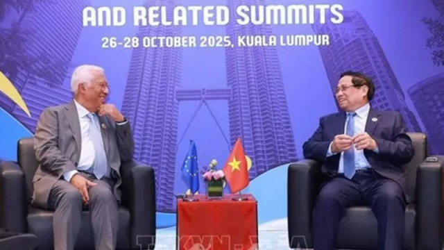 Коща се срещна с Фам Мин Чин в Малайзия, впечатлен от икономическите постижения на Виетнам