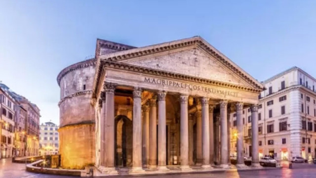 Японски турист загина след падане от Пантеона в Рим