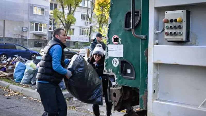 Адемов: Театър на абсурда в Софийска община - за кмет ли е избран Васил Терзиев или за сметосъбирач?