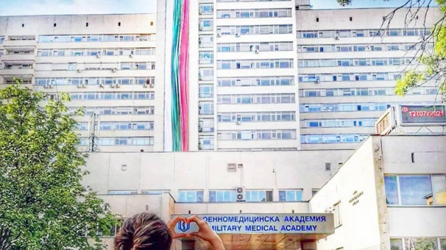 Трима 19-годишни са в болница, след като кола падна от мост на "Цариградско шосе"