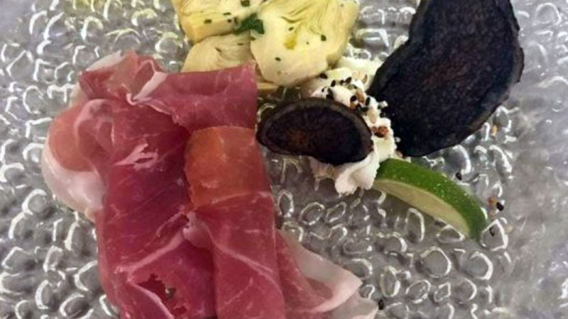 Учени искат етикети върху шунката и бекона, продавани във Великобритания: Носят риск от рак!