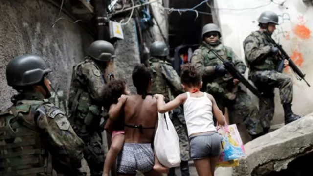 Броят на жертвите при полицейска операция срещу наркобанди в Рио де Жанейро достигна 64 души