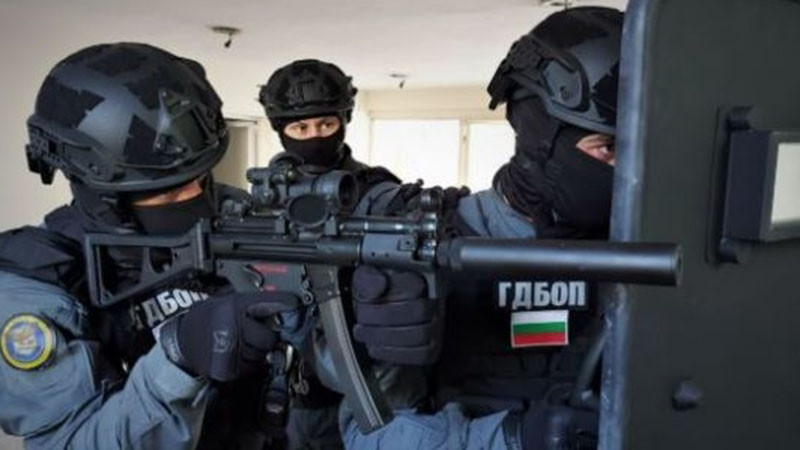 ГДБОП задържа трима в Русе по време на акция в Митниците