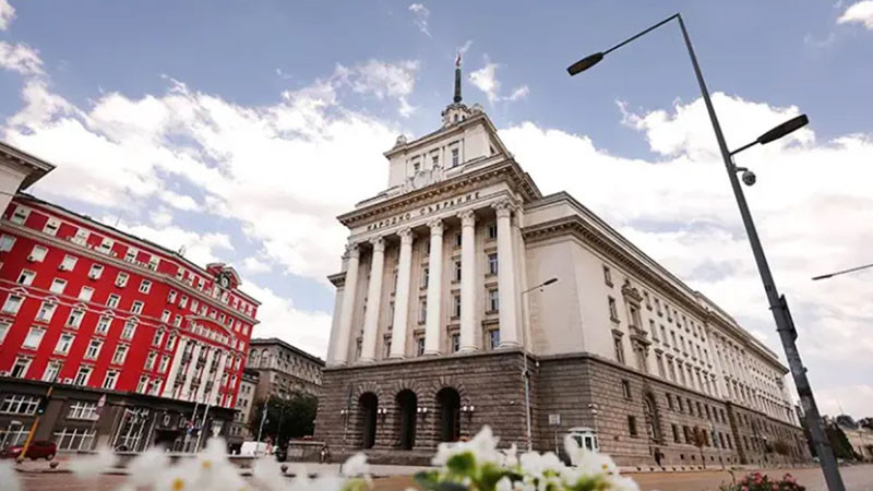 ГЕРБ, ИТН И БСП подписаха анекс за ротацията на председателя на Народното събрание