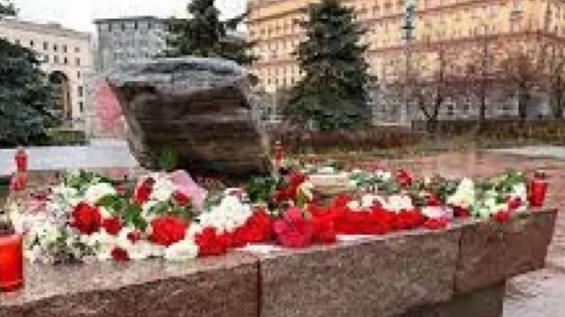 Западни дипломати почетоха в Москва паметта на жертвите на сталинските репресии