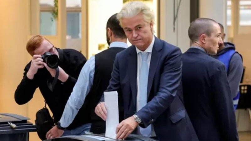 В Нидерландия Герт Вилдерс и проевропейската „Демократи-66“ получават еднакъв брой места