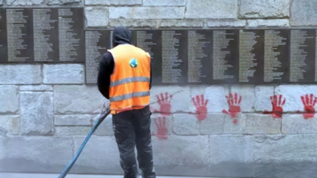 Искат от 2 до 4 г. затвор за четиримата българи, осквернили Мемориала на Холокоста в Париж
