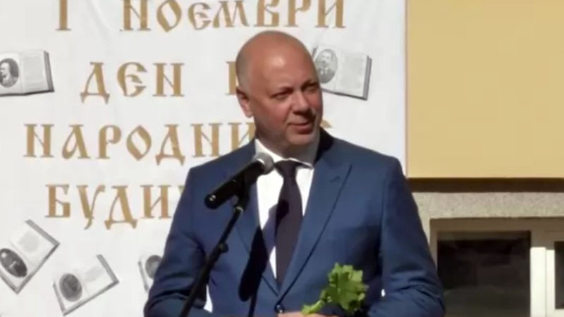 Росен Желязков към ученици в Разлог: Бъдете добри хора, следвайте примерите на будителите