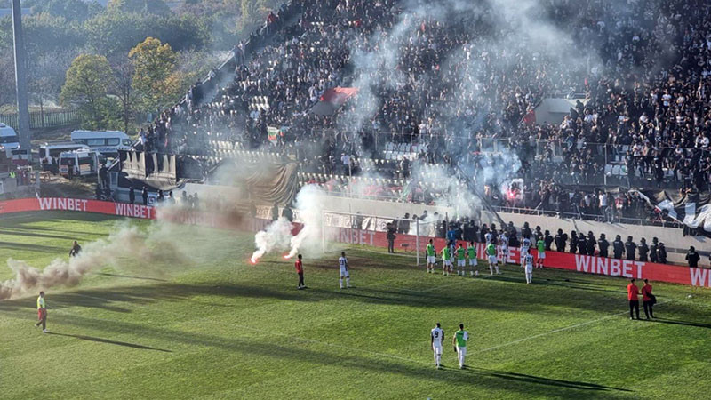 БФС пред трудно решение - служебна загуба или преиграване на дербито