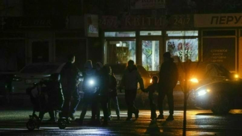 Руски удари оставиха десетки хиляди в Украйна без ток