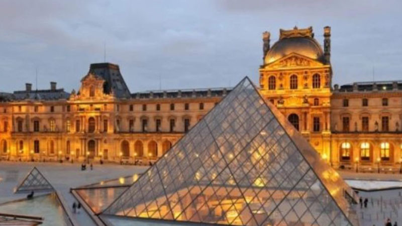 Разследват обира в Лувъра чрез изкуствен интелект