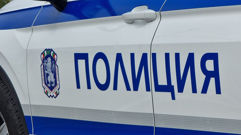 Закопчаха варненец, натрошил стъклата на два автомобила
