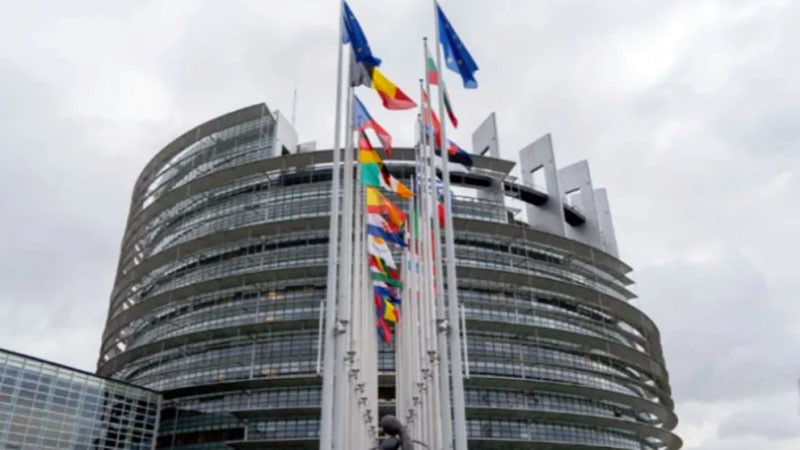 ЕК оценява въздействието от възможната продажба на "Лукойл-Нефтохим"