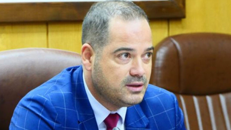 Калин Стоянов: Радев продължава да ползва брониран Mercedes S 680 Guard, Шкодата е за пред камери