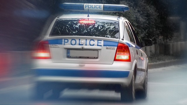 Пострадали са полицаи при опит за задържане на неправоспособен водач в с. Синдел