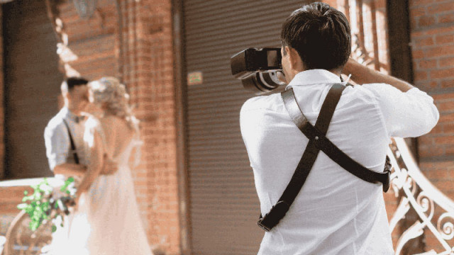 Как да избереш подходящ сватбен фотограф – 5 полезни съвета