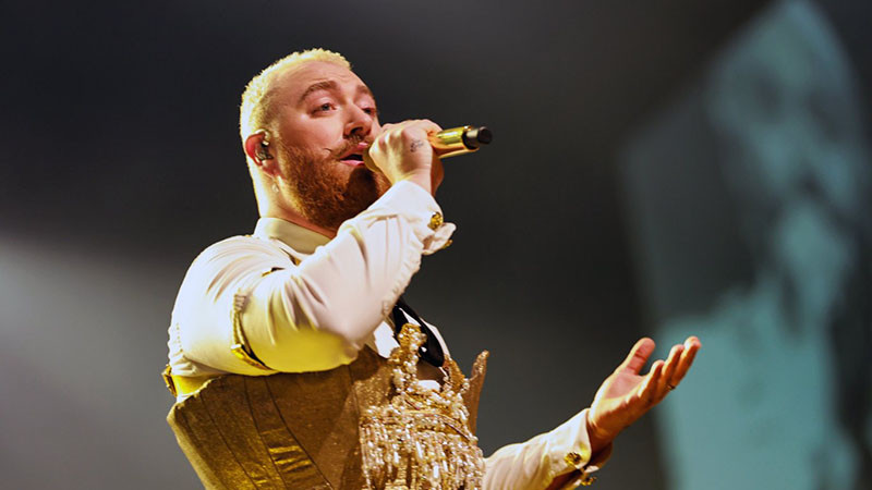 Сам Смит: Направих си липосукция на 13 години, защото бях брутално тормозен заради теглото си