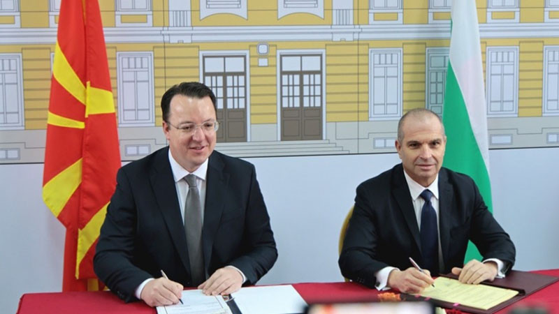 България и Северна Македония подписаха споразумението за изграждане на жп тунел