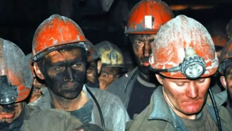 Хиляди миньори в Югоизточна Украйна бяха спасени след спиране на тока заради руски атаки