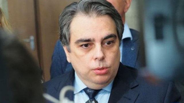 Асен Василев: Провалът на сделката с "Лукойл" ни поставя в много тежка ситуация