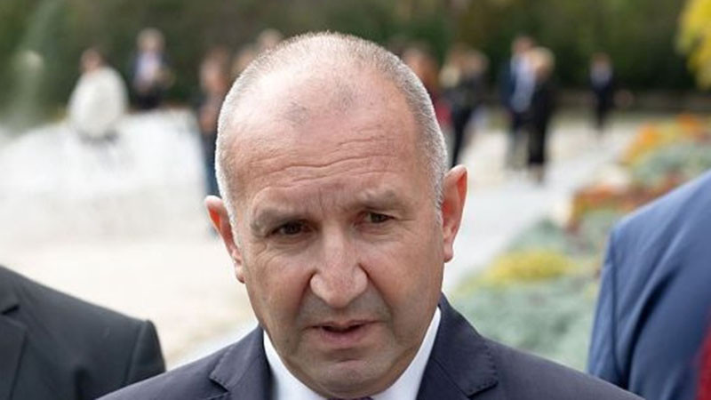 Румен Радев: Опасявам се управляващите да не доведат "Лукойл" до сценария "Булгартабак"