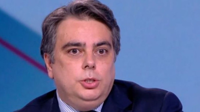 Асен Василев за "Лукойл": Рафинерия не може да бъде продадена за две седмиции