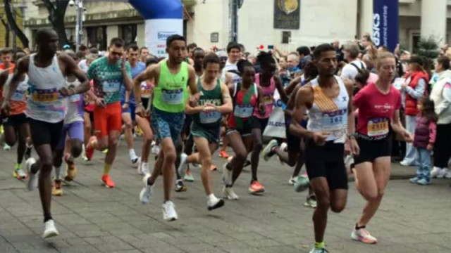 2000 бегачи се включиха в спортния фестивал Маратон Бургас 2025