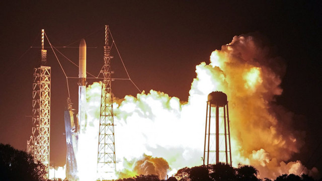 Космическата компания на американския милиардер Джеф Безос  Blue Origin отложи за