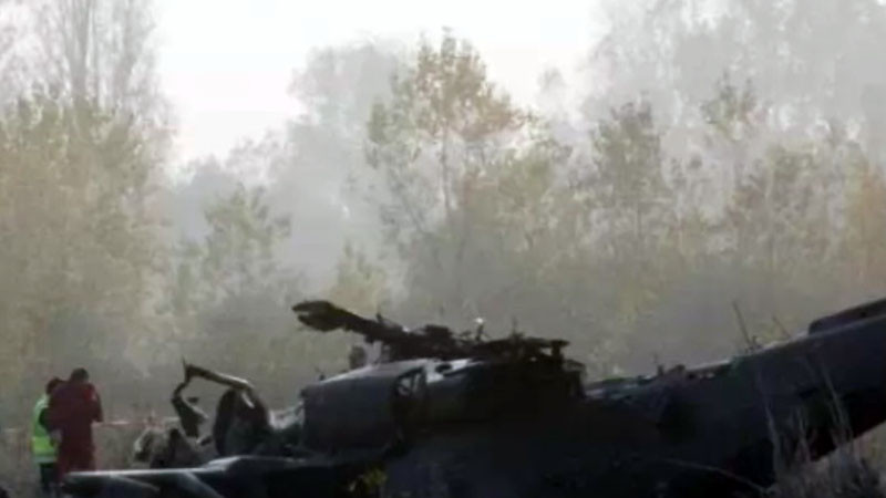 Хеликоптер се разби в Италия, пилотът загина на място, издирват се двама бизнесмени