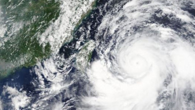 Тайван евакуира 3000 души в очакване на тайфуна „Фунуон“