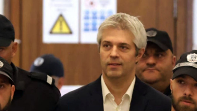 Засега ОИК-Варна няма да се произнесе по сигналите за отпуската на кмета Коцев