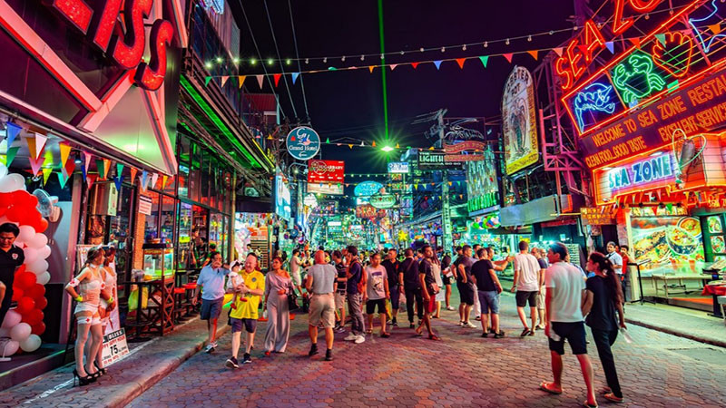 Тайланд затяга контрола върху алкохола. Туристите рискуват глоби