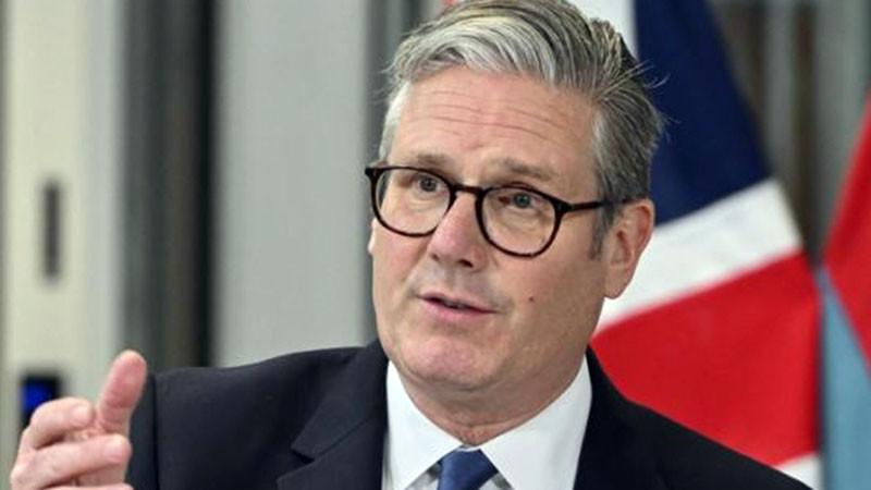 Натискат Стармър да отстрани началника на кабинета си заради интригантство