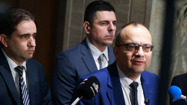 ДБ искат Европейската комисия да ни избере особения управител на "Лукойл"