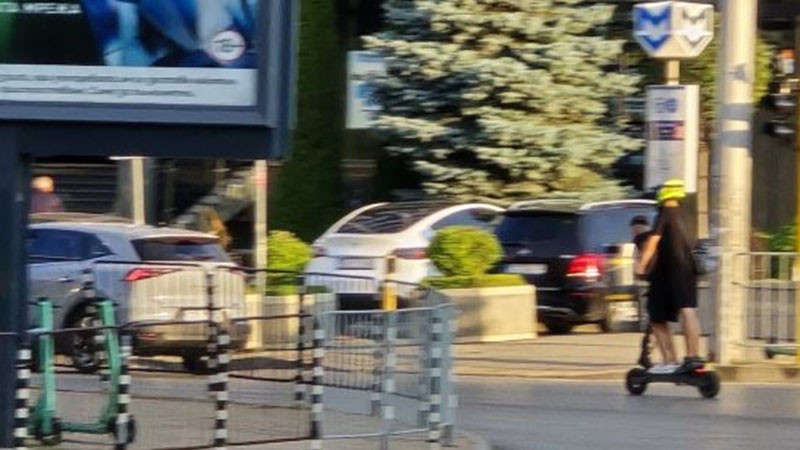 55-годишна украинка помете двама с тротинетки в пешеходна зона в Бургас