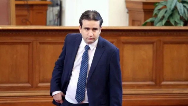 Божанов: Бюджетът не е социален – това е бюджет на Пеевски