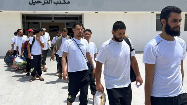 Най-малко четирима загинаха при потъване на мигрантски лодки край Либия