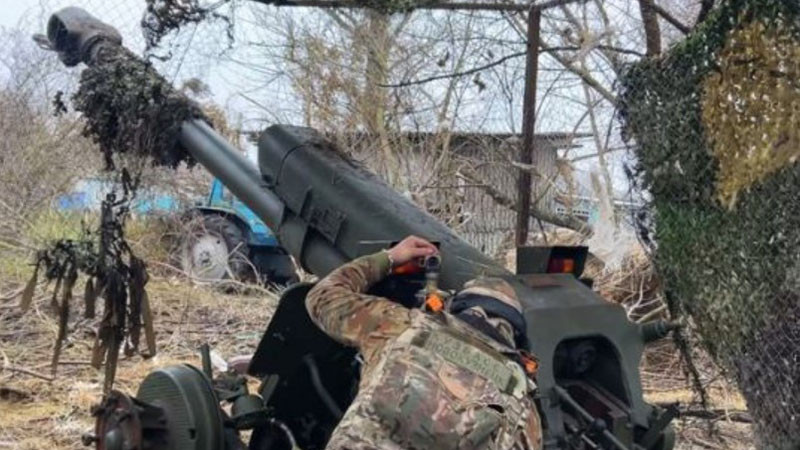 Киев: Поразихме рафинерия в Самарска област! Москва: Превзехме още две селища в Украйна