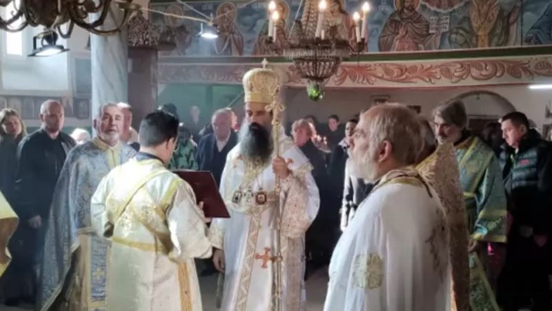 Патриарх Даниил отслужи литургия в храма "Св. Георги" в дупнишкото с. Самораново