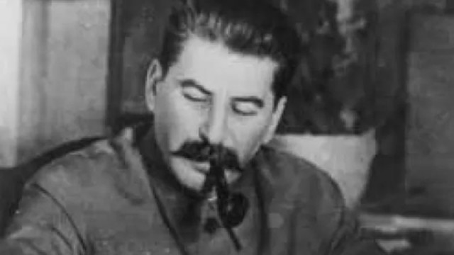 Два листа А4 с ръкописен текст са предадени от частно