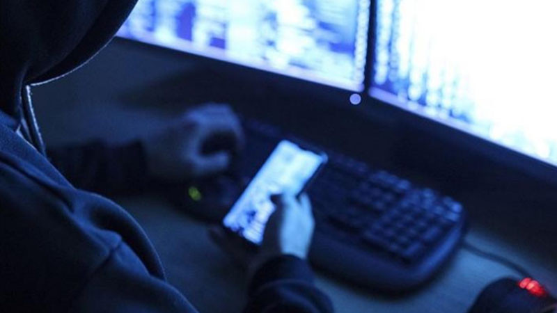 Хакерът, разбил профила на Обама, плаща 4,1 млн. лири в биткойн